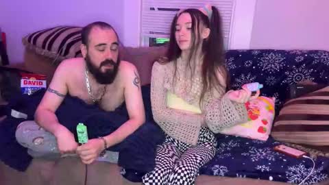 manicpixiedreamfrog online show from January 17, 4:06 am