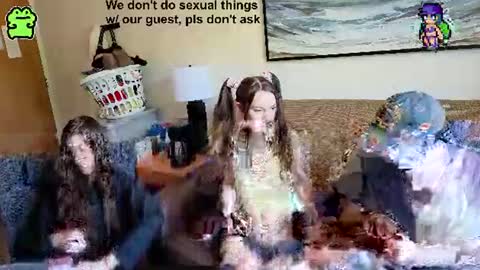 manicpixiedreamfrog online show from June 14, 3:47 pm