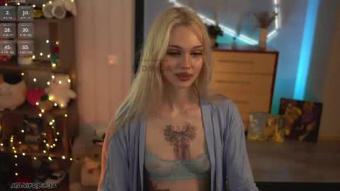 Amelie online show from May 14, 6:04 pm