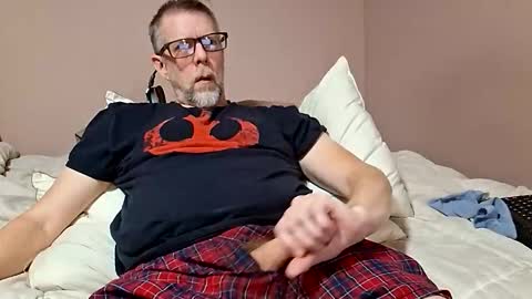 Snapshot of manlymanson chatting on November 19, 1:05 am Dickinabox online show from November 19, 1:05 am