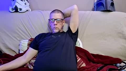 Snapshot of manlymanson chatting on November 22, 5:28 am Dickinabox online show from November 22, 5:28 am