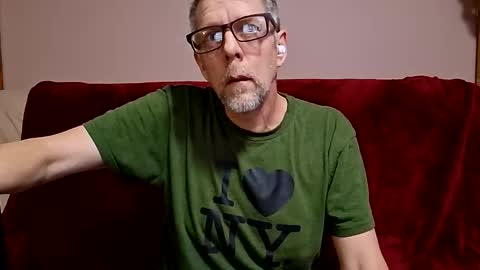 Snapshot of manlymanson chatting on December 17, 1:44 am Dickinabox online show from December 17, 1:44 am