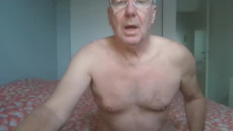 Snapshot of manngrossbite chatting on May 6, 8:08 am manngrossbite online show from May 6, 8:08 am