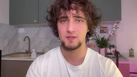 manolein online show from November 12, 3:23 pm