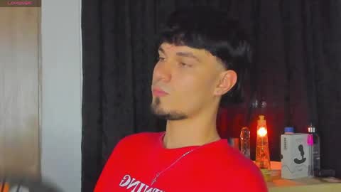 Snapshot of manu__05 chatting on June 1, 2:02 am independent model online show from June 1, 2:02 am