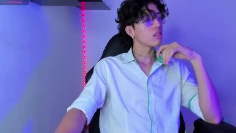 Manuel online show from February 22, 7:25 pm