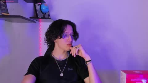 Manuel online show from November 15, 3:37 am