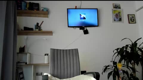 manucute 23  online show from February 16, 3:08 pm