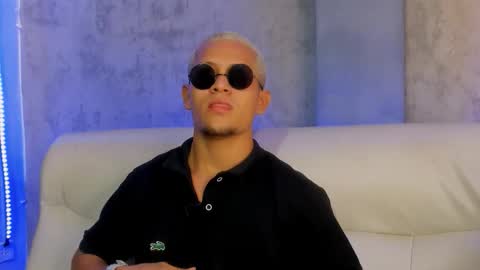 Snapshot of manuel_fpg chatting on November 18, 2:39 am Manuel online show from November 18, 2:39 am