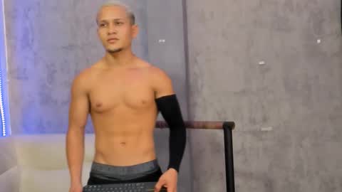 Snapshot of manuel_fpg chatting on November 27, 2:02 am Manuel online show from November 27, 2:02 am