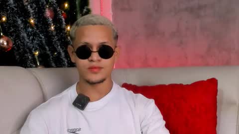 Snapshot of manuel_fpg chatting on December 5, 2:31 am Manuel online show from December 5, 2:31 am