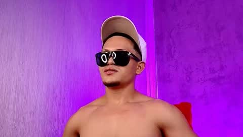 Manuel online show from February 20, 11:05 pm