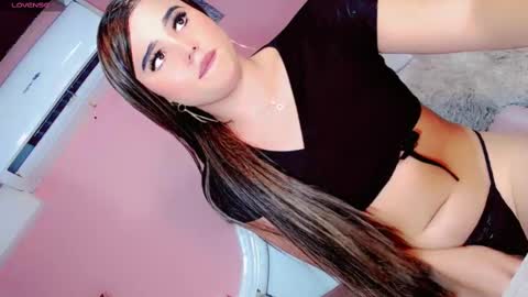 Snapshot of manuela_kingsley chatting on February 7, 2:26 pm Manuela Kingsley online show from February 7, 2:26 pm