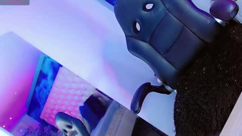 Snapshot of manuela_kingsley chatting on February 16, 3:16 pm Manuela Kingsley online show from February 16, 3:16 pm