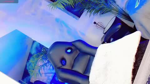 Snapshot of manuela_kingsley chatting on March 8, 6:05 pm Manuela Kingsley online show from March 8, 6:05 pm