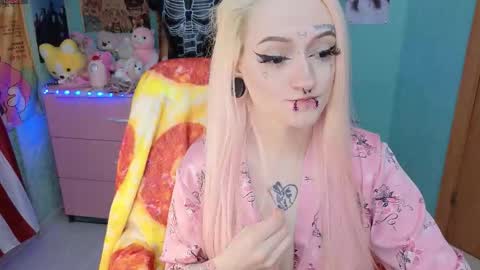 Snapshot of manuela_unicorn chatting on February 4, 11:49 am Manuela online show from February 4, 11:49 am