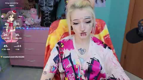 Snapshot of manuela_unicorn chatting on February 8, 8:34 pm Manuela online show from February 8, 8:34 pm