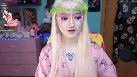 Snapshot of manuela_unicorn chatting on March 10, 4:06 am Manuela online show from March 10, 4:06 am