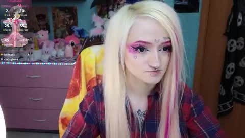 Snapshot of manuela_unicorn chatting on March 17, 1:03 pm Manuela online show from March 17, 1:03 pm