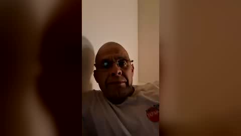 Snapshot of manuelcortezblk chatting on July 9, 9:24 am manuelcortezblk online show from July 9, 9:24 am