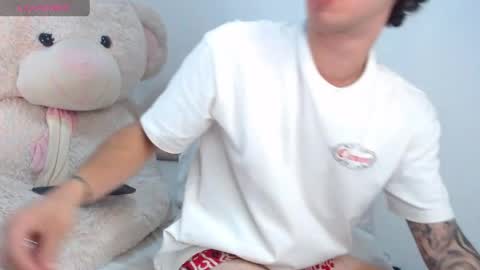 Snapshot of manuelr77 chatting on May 9, 3:01 am Manuel online show from May 9, 3:01 am