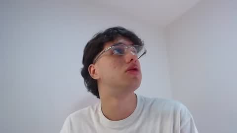 Snapshot of manuelr77 chatting on June 20, 8:06 am Manuel online show from June 20, 8:06 am