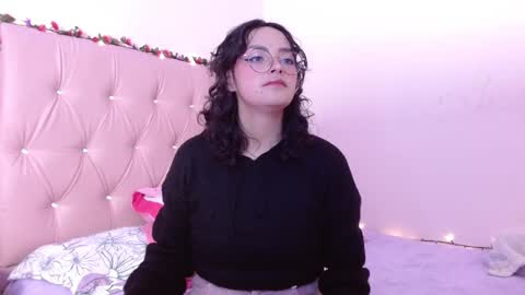 Snapshot of manumeow_ chatting on December 26, 1:18 am Manu online show from December 26, 1:18 am