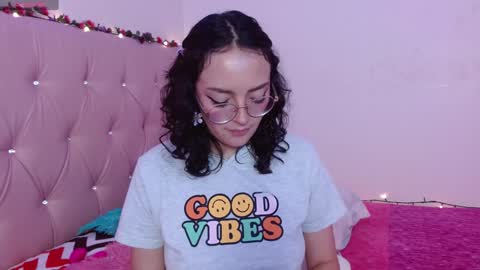 Snapshot of manumeow_ chatting on January 17, 9:50 pm Manu online show from January 17, 9:50 pm