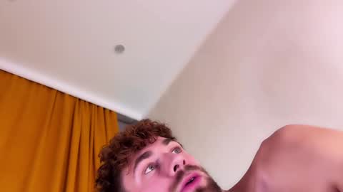 Snapshot of manussa69 chatting on December 4, 1:14 am Manussa and Edward online show from December 4, 1:14 am