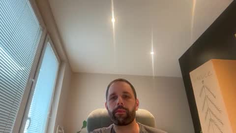 manynaaamess online show from December 2, 11:15 am