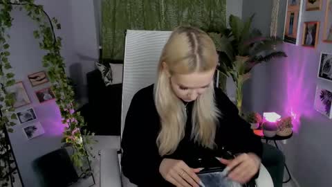 Snapshot of maoqibeverly chatting on May 9, 1:27 pm Maoqi online show from May 9, 1:27 pm
