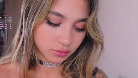 Mara Independent Model online show from December 18, 2:28 pm