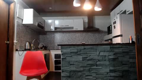 Snapshot of mara_david chatting on December 19, 1:28 am coshitaxxx online show from December 19, 1:28 am