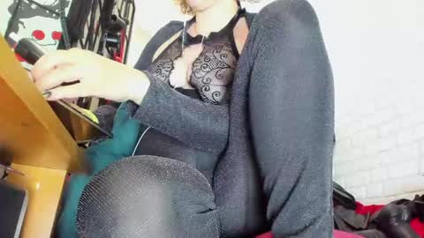 Snapshot of mara_mistresss chatting on May 30, 7:11 pm Mara Mistress online show from May 30, 7:11 pm