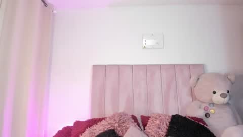 Snapshot of mara_sans chatting on June 10, 8:19 pm Mara online show from June 10, 8:19 pm