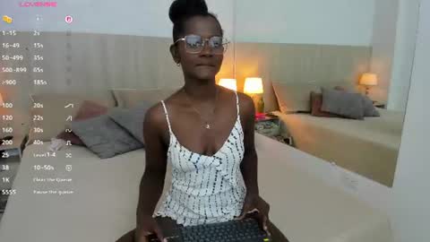 Snapshot of mara_sinclair chatting on July 13, 7:27 pm Mara Sinclair online show from July 13, 7:27 pm