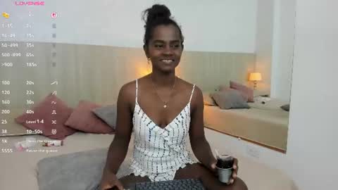 Snapshot of mara_sinclair chatting on July 14, 2:05 am Mara Sinclair online show from July 14, 2:05 am