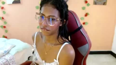 Snapshot of mara_summer chatting on May 11, 1:17 pm Mara 3 online show from May 11, 1:17 pm