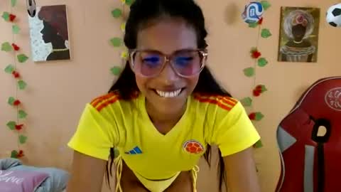 Snapshot of mara_summer chatting on June 17, 1:34 pm Mara 3 online show from June 17, 1:34 pm