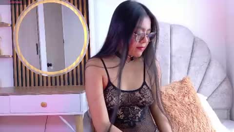 Snapshot of mara_swan_x chatting on July 28, 8:52 pm Mara Swan online show from July 28, 8:52 pm