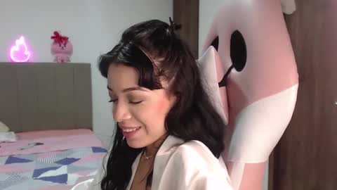 Snapshot of maraa_09 chatting on March 7, 5:29 am Marcela independent online show from March 7, 5:29 am