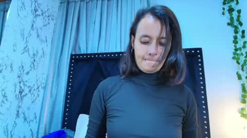 Snapshot of maraa_x chatting on May 17, 12:01 pm maraa_x online show from May 17, 12:01 pm