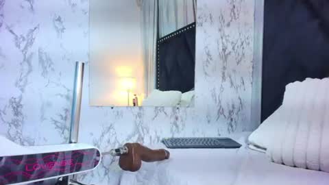 Snapshot of maraa_x chatting on July 14, 6:13 pm maraa_x online show from July 14, 6:13 pm