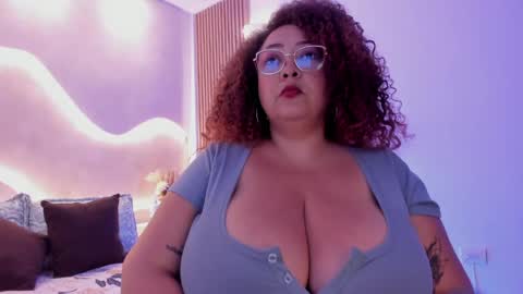 Mrs. Sweet online show from May 5, 2:08 am