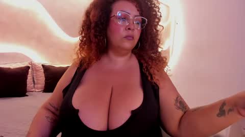 Mrs. Sweet online show from June 7, 2:05 am