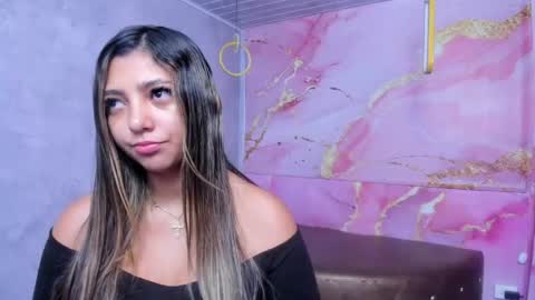 Snapshot of maraluna_ chatting on May 4, 11:50 am Maraluna online show from May 4, 11:50 am