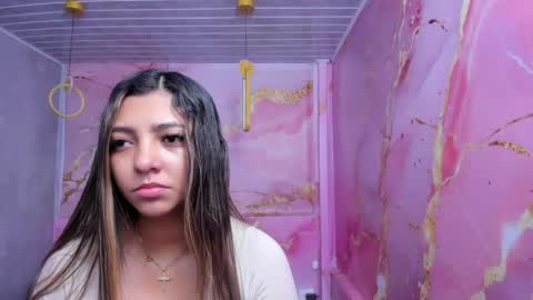 Snapshot of maraluna_ chatting on May 7, 11:48 am Maraluna online show from May 7, 11:48 am