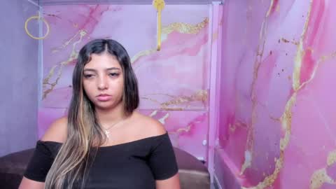 Snapshot of maraluna_ chatting on May 13, 11:18 am Maraluna online show from May 13, 11:18 am