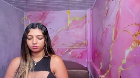 Snapshot of maraluna_ chatting on May 21, 11:17 am Maraluna online show from May 21, 11:17 am