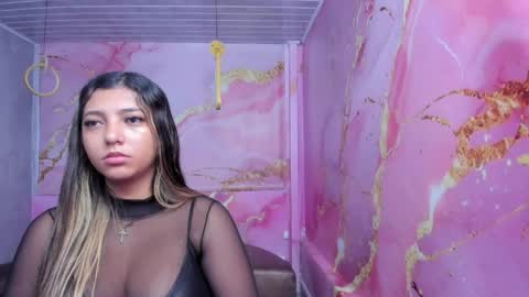 Snapshot of maraluna_ chatting on May 23, 11:47 am Maraluna online show from May 23, 11:47 am